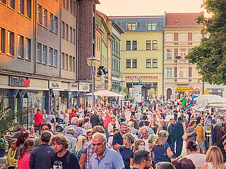 Frühlingshafte Shoppingfreuden beim Gothardusfest 2024_2 © KTS