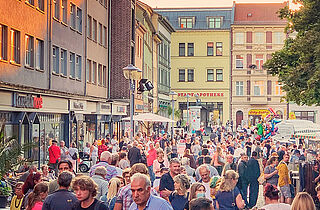 Frühlingshafte Shoppingfreuden beim Gothardusfest 2024_2 © KTS